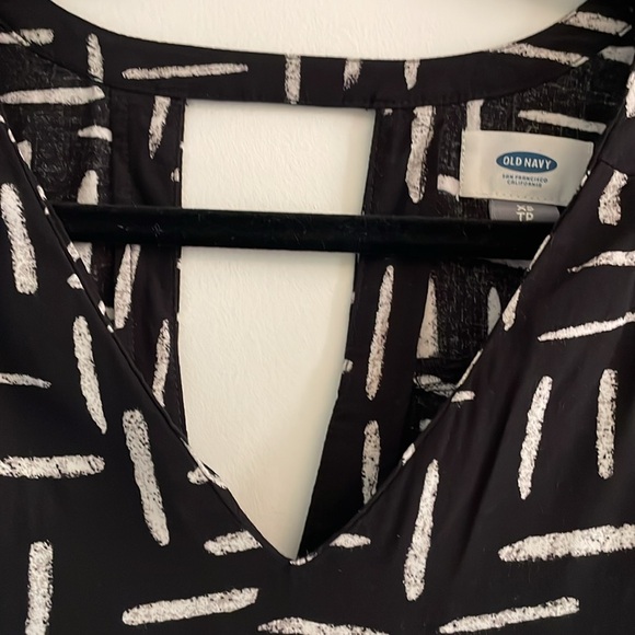 Black & White Tunic Dress - Picture 2 of 3